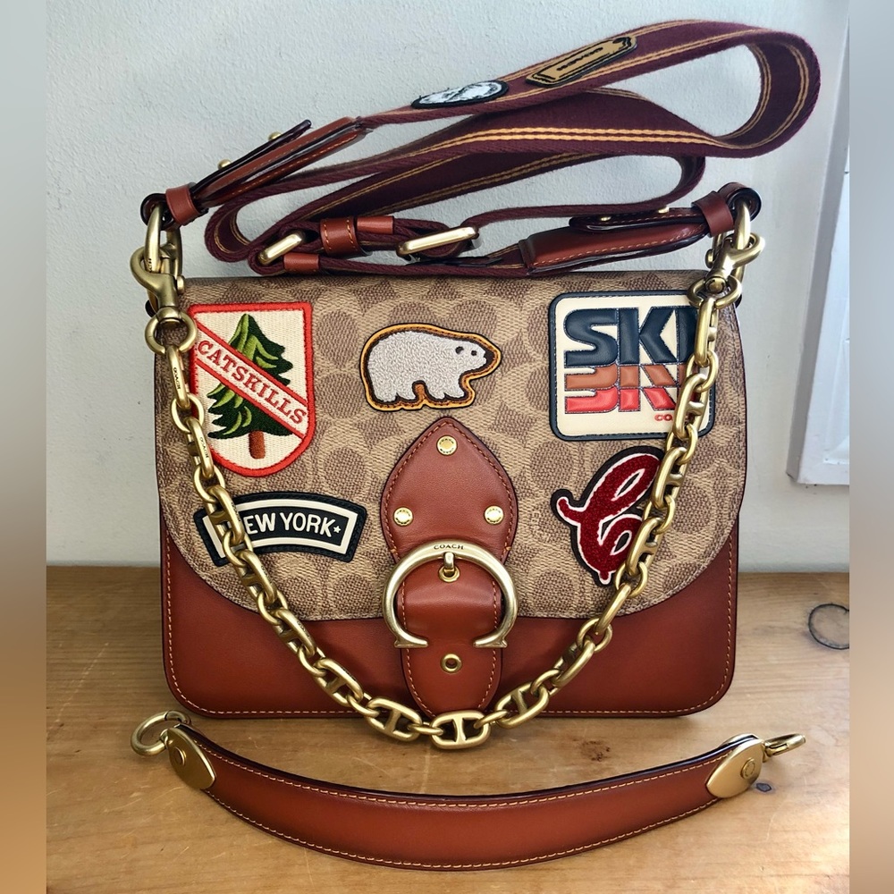 S⭕️LD‼️Coach Beat Shoulder Bag In Signature Canvas With Patches - Picture 1 of 12